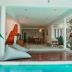 Luxury 2 Bedroom Private Pool Villa Zn101